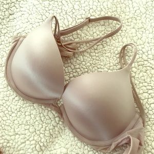 Victoria's Secret Very Sexy push-up bra